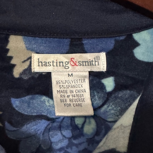 ⚡️NWT Hasting & Smith Floral Button-Up Shirt in Blue & Grey Retails for $40 - Picture 3 of 3